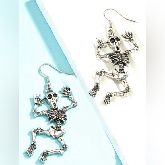 “The Scream” Edvard Munch Modern Art Heel Clicking Skeleton Ghostface Earrings - Picture 4 of 8